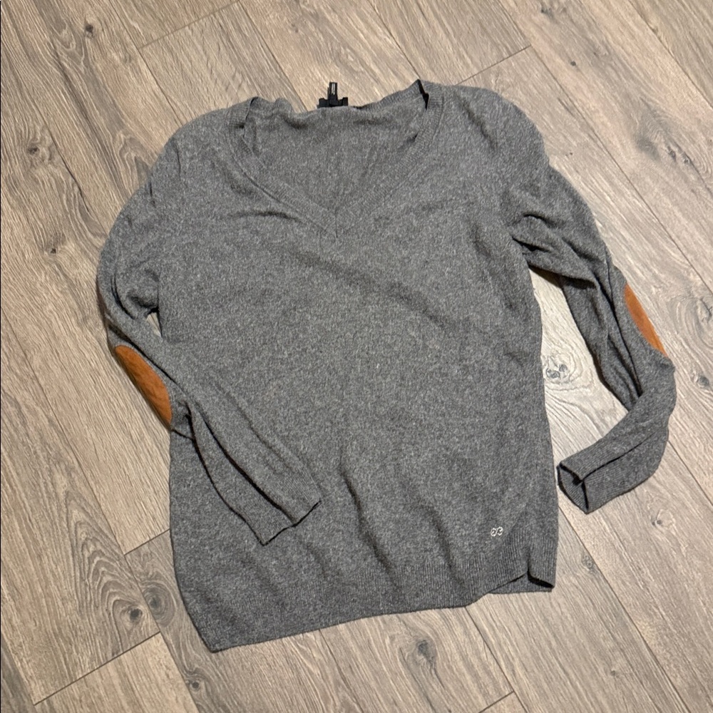 Escada Gray V-Neck Sweater with Tan Elbow Patches size large